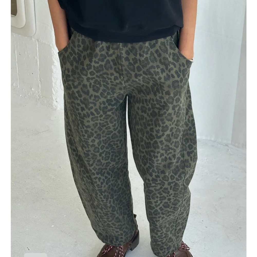Le Bon Shoppe Arc Pants, Fern Leopard